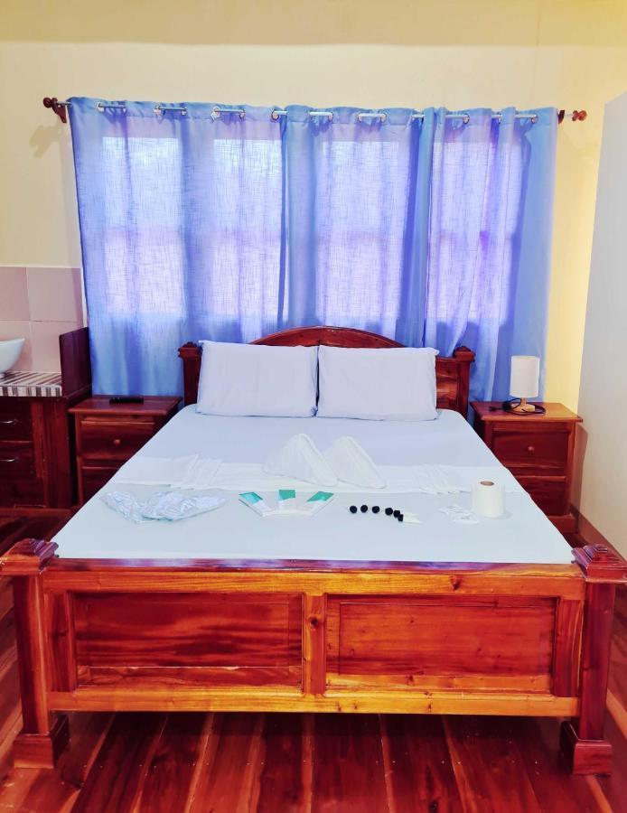 La-Familia Guest House Đảo Đảo Siquijor Ngoại thất bức ảnh